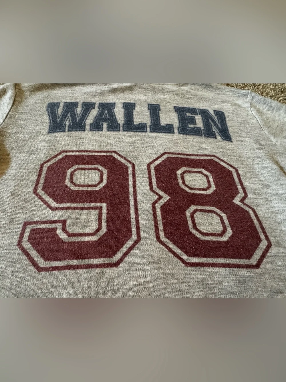 Atlanta Braves Morgan wallen 98 Laughing Giraffe Toddler boys gray shirt 4T